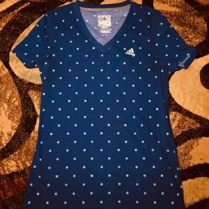 ✨✨Women’s Adidas T-shirt